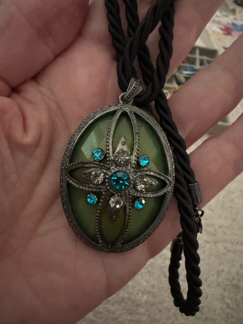 Vintage Style Silver Tone Mood Stone Starburst Pendant Necklace